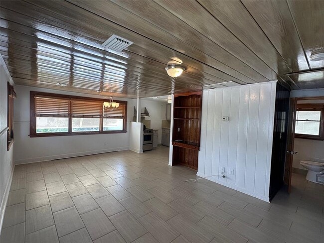Building Photo - 1207 N Atlantic Ave