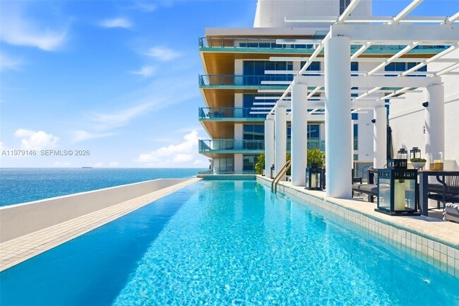 Building Photo - 5801 Collins Ave