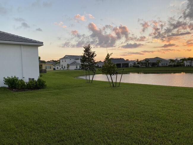 Building Photo - 4685 Estates Cir