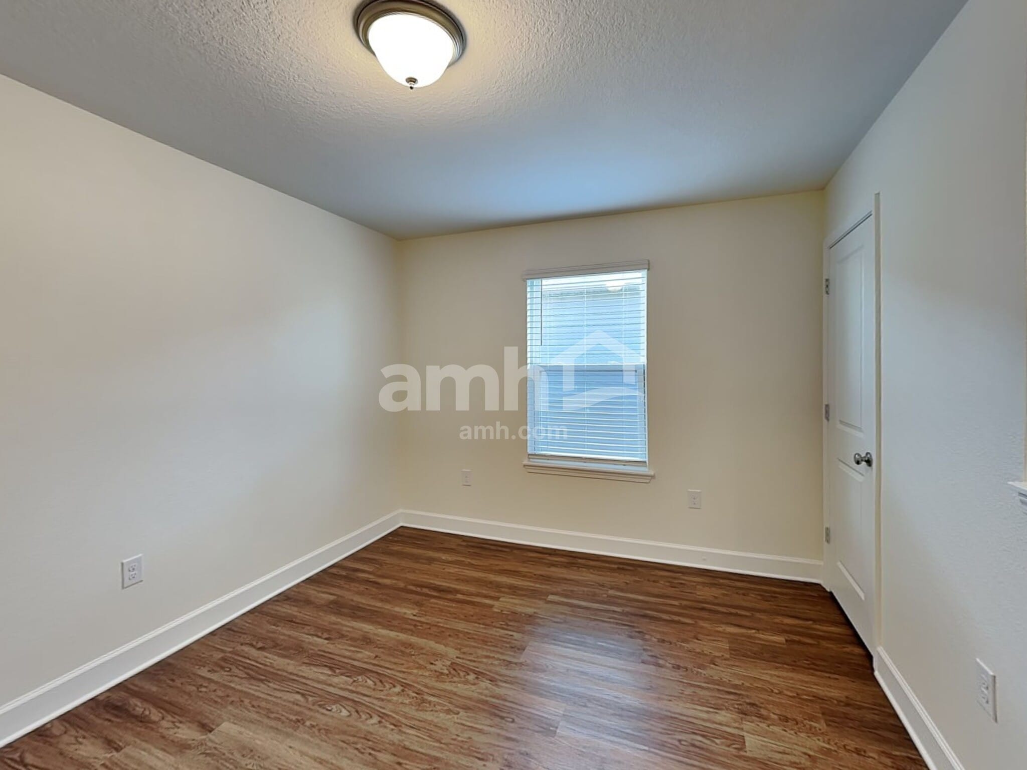 Building Photo - 37655 Dusty Saddle Ln