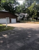 Building Photo - 19158 Yale St NW