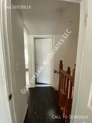 Building Photo - 122 S Carlton St