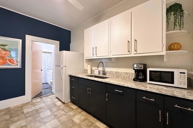 Building Photo - 333 9th Ave N