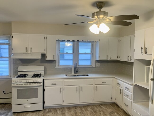 Building Photo - 640 Beechmont Ave