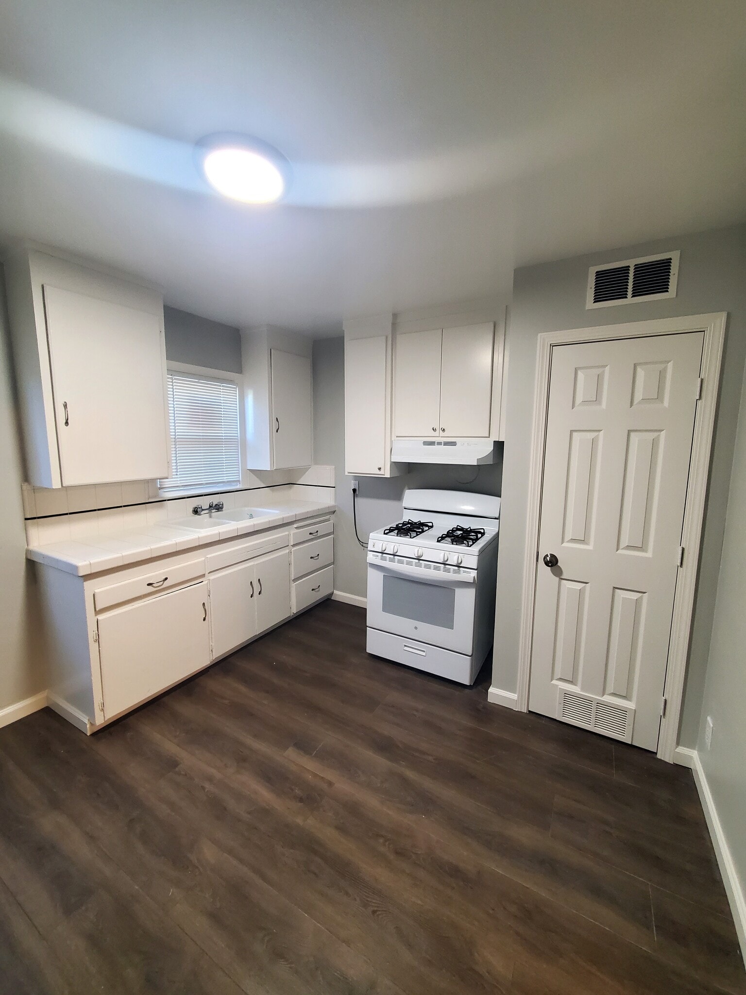 Building Photo - 1812 Clayton Ave