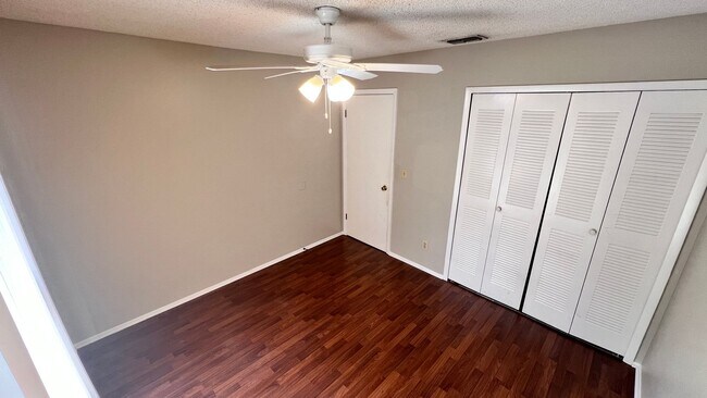 Building Photo - Beautiful 3/2 Home Located In Waterford La...