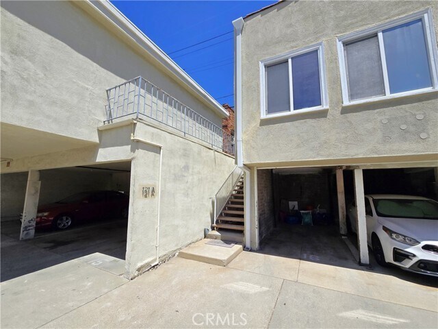 Building Photo - 121 W Lomita Ave