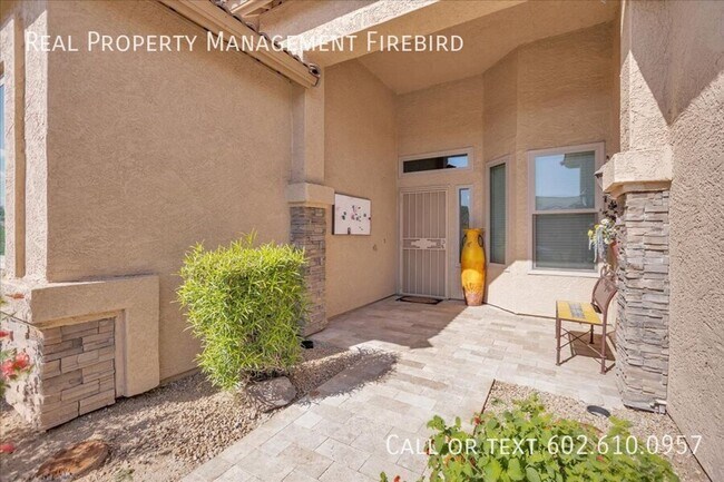 Building Photo - 4921 S Vista Pl