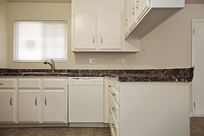 Building Photo - 2813 Rio Grande Dr