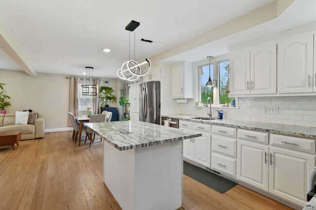 Building Photo - 253 Porter Ave