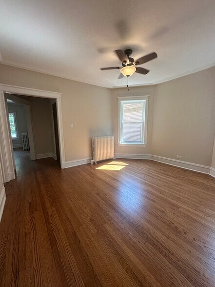 Building Photo - 4314 N Wolcott Ave