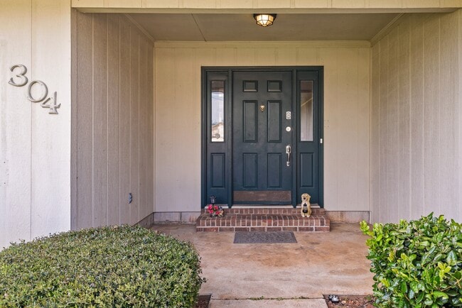Building Photo - 304 Melbourne Dr