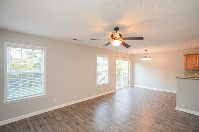 Building Photo - 1254 Lasalle Dr