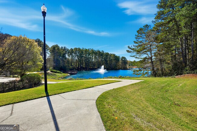 Building Photo - 405 Chadwick Cmns