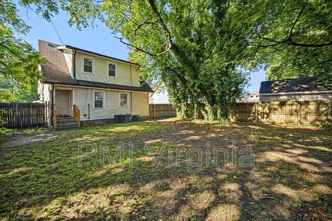Building Photo - 864 W 36th St