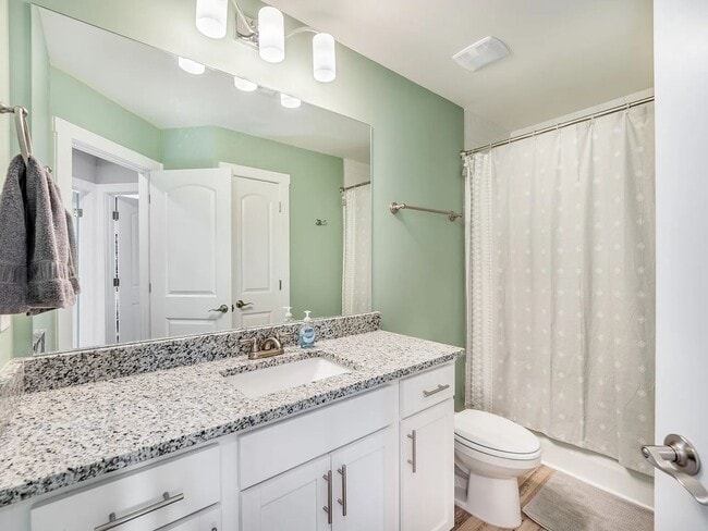 Building Photo - Amazing 3BR Townhome in Goodlettsville