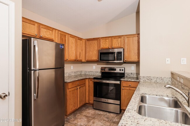 Building Photo - 14817 N 129th Dr