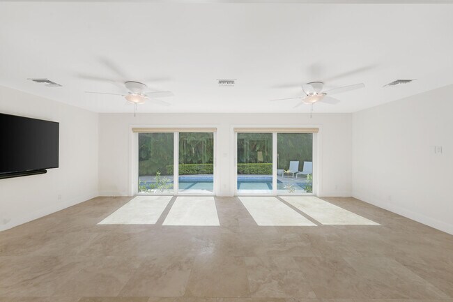 Building Photo - 1386 S Atlantic Dr