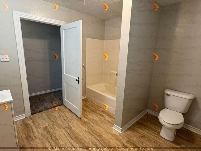 Building Photo - For Rent: 2 Bed | 1 Bath Home