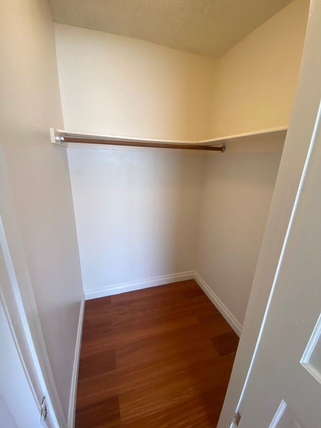 Building Photo - Wonderful 4 bed/2.5 bath home located on t...
