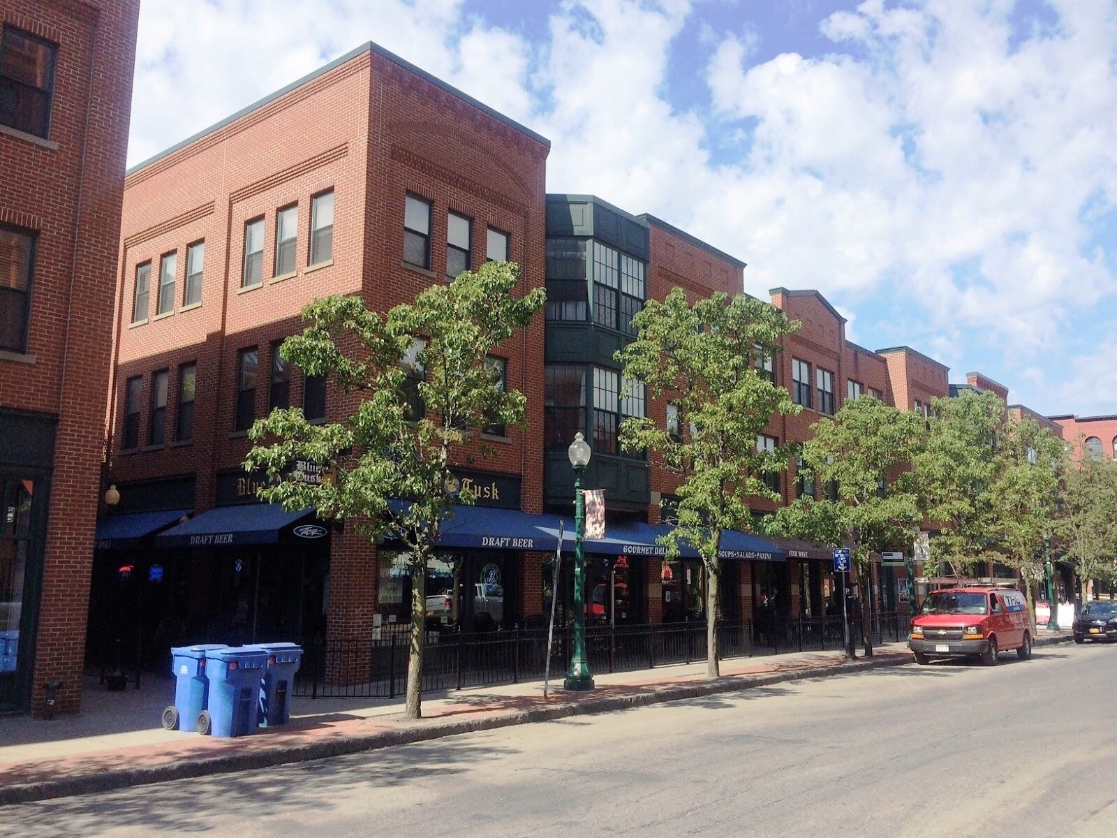 Building Photo - 133 Walton St