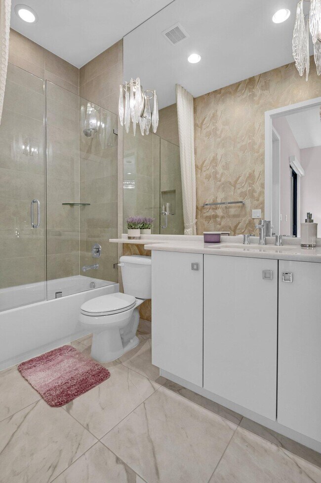 Building Photo - 17112 Aquavera Way