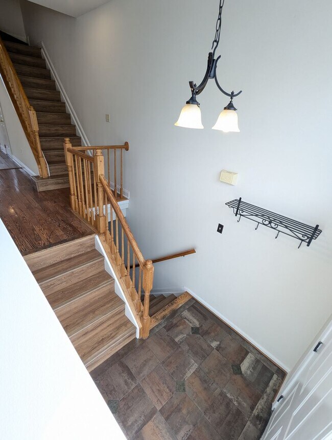 Building Photo - Renovated Townhouse in Frederick ready for...