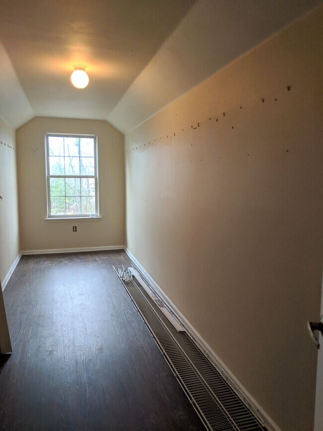 Building Photo - Spacious Single Family for Rent