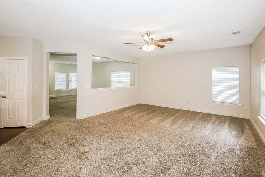 Building Photo - 12615 Cumberland Cove Dr