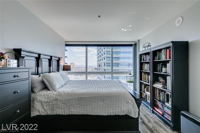 Building Photo - 4471 Dean Martin Dr