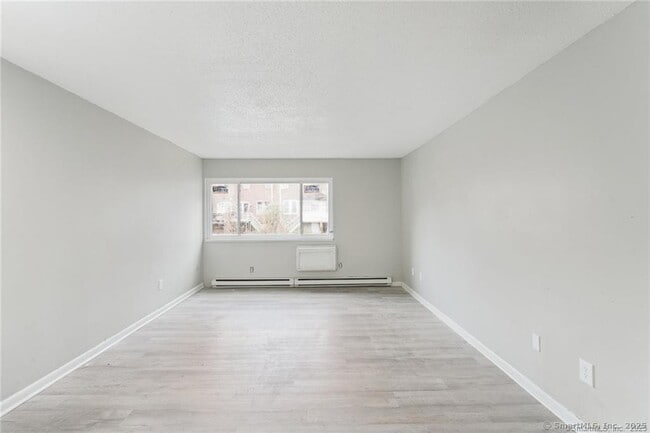 Building Photo - 1150 Ogden St Ext