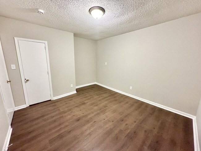 Building Photo - 941 47th Pl N