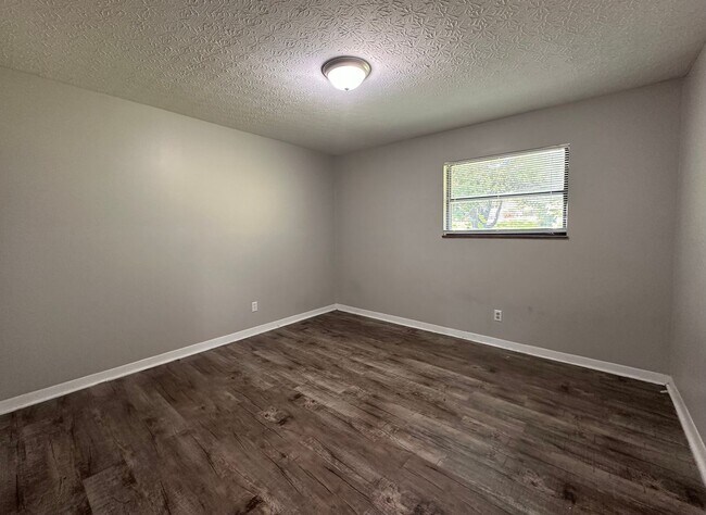 Building Photo - Stockton Apartments- Sylvia Community 2 Be...