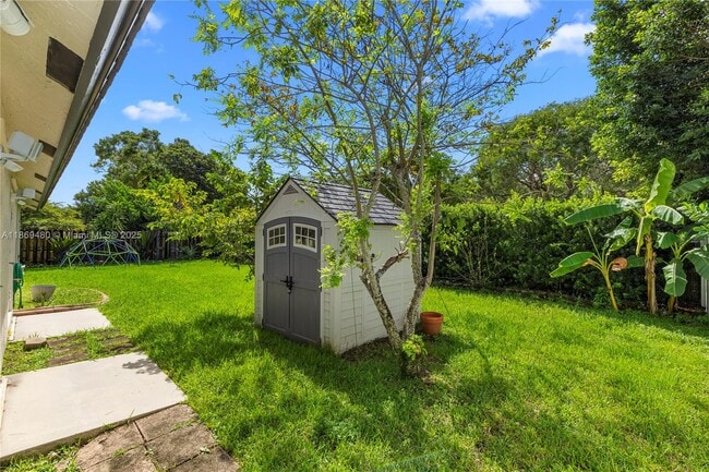 Building Photo - 10900 NW 18th Ct
