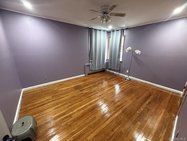 Building Photo - 573 Lakeville Rd