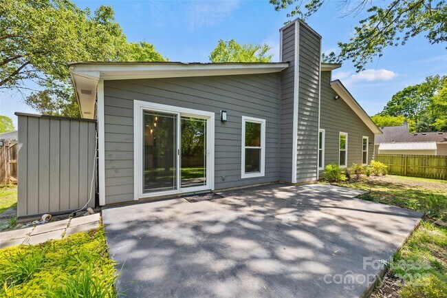 Building Photo - 6801 Stillmeadow Dr