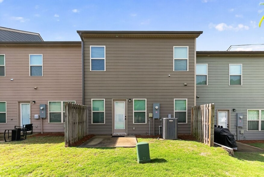 Building Photo - 7151 Chara Ln