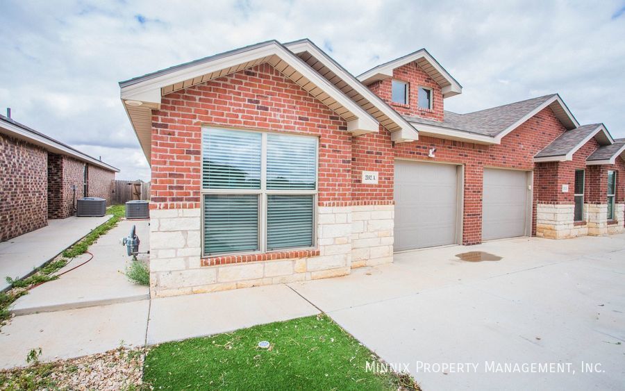 Building Photo - 2102 Langford Ave