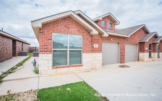 Building Photo - 2102 Langford Ave