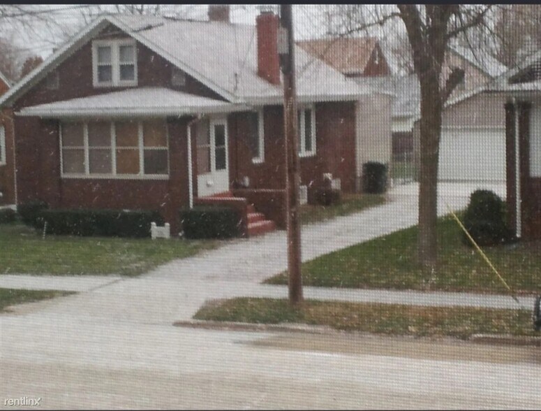 Primary Photo - 225 Johnson St