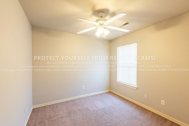 Building Photo - 245 Ravenwood Rd