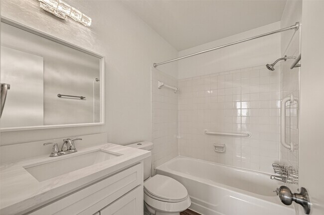 Building Photo - 5550 N Braeswood Blvd