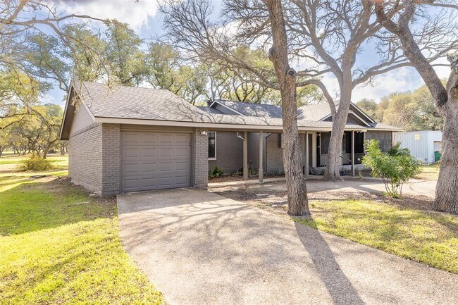 Building Photo - 25 Woodcreek Dr