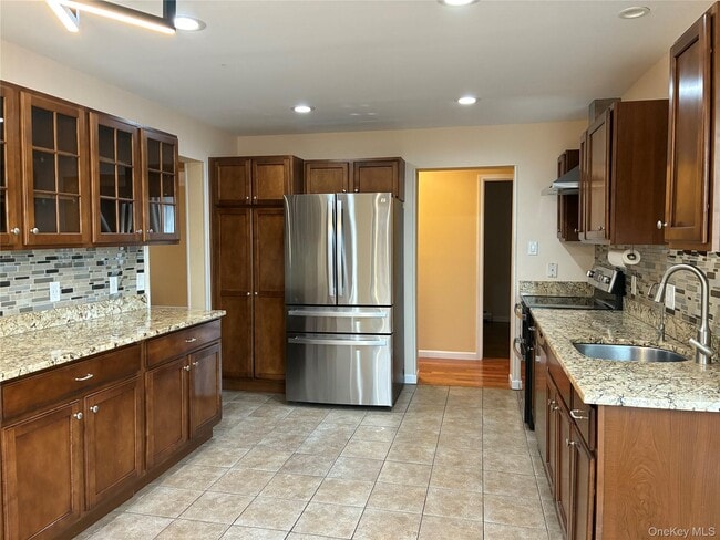 Building Photo - 24 Alice Ct