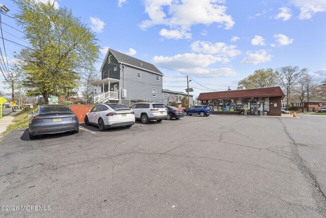 Building Photo - 816 King Georges Rd