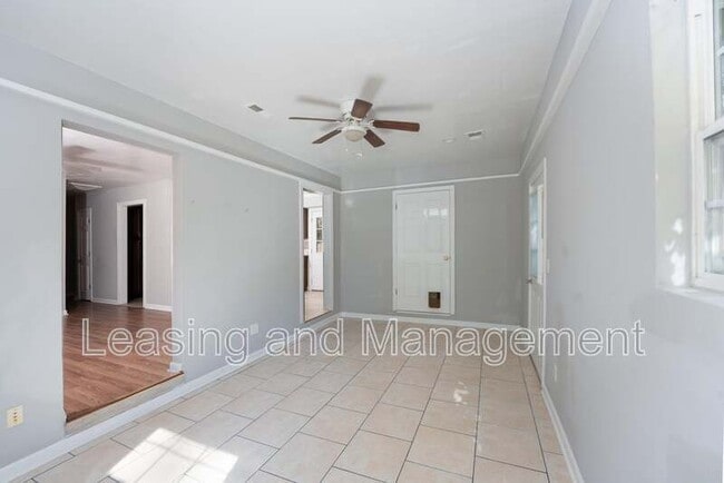 Building Photo - 1737 Bozo Ln