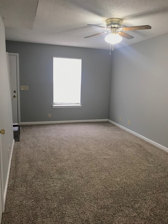 Interior Photo - 2455 W. Wilson Rd