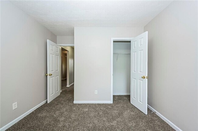 Building Photo - 25 Lewis Ln
