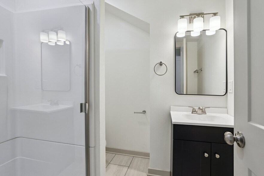 Building Photo - 720 Spain St