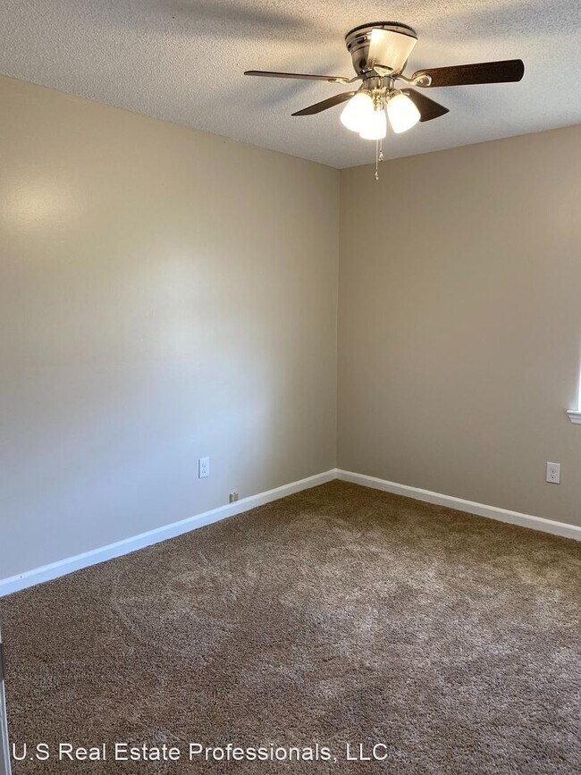 Building Photo - 3 br, 2 bath House - 702 Waterfield Drive